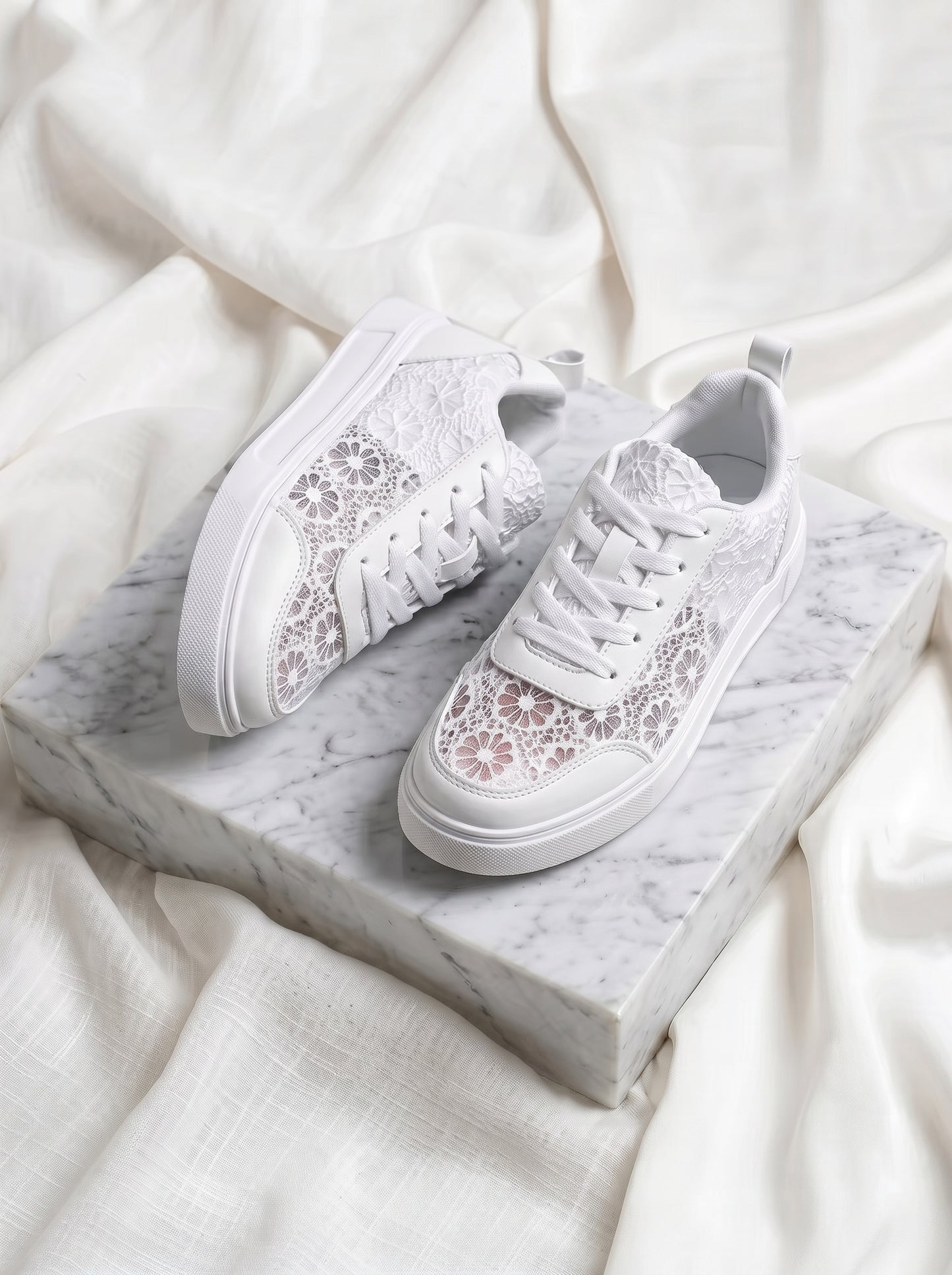 Pizzo | Sneakers con pizzo floreale